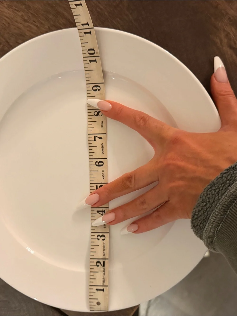White Ceramic Dinner Plates - Classic Round Set of 3 Porcelin 11 inch - Picture 3 of 4